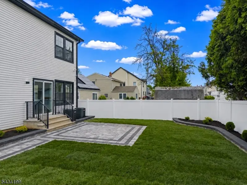 55 Long Hill Dr, Clifton, NJ 07013 - #3