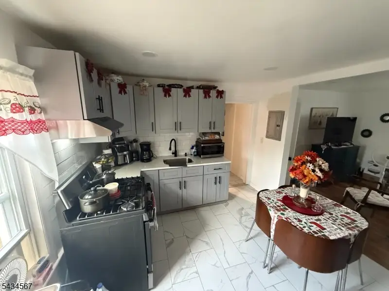 656 E 24th St, Paterson, NJ 07504 - #2