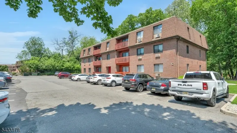 666 Mill St, Belleville, NJ 07109 - #2