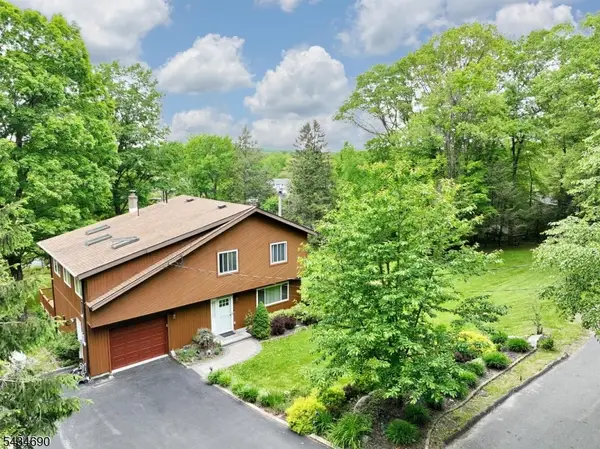 64 Larchmont Dr, West Milford Twp., NJ 07421