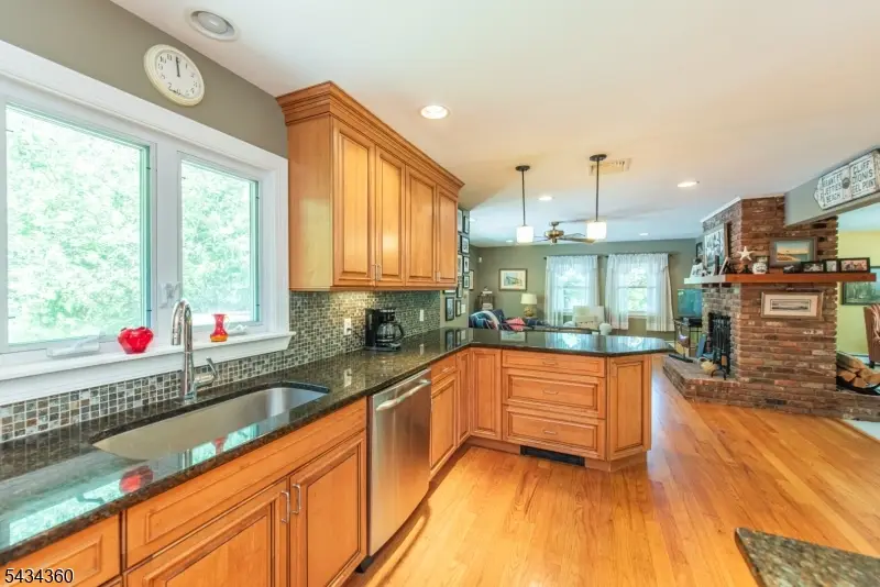 31 Clairview Rd, Rainbow Lakes, NJ 07834 - #3