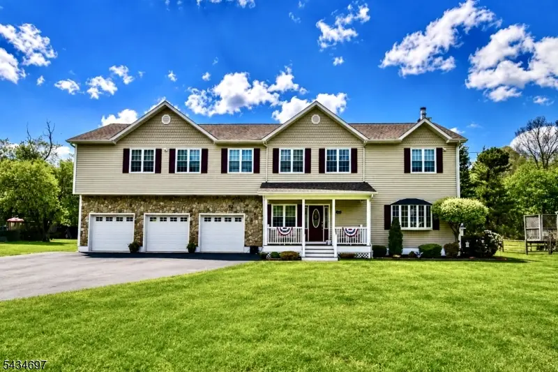 37 Heather Hills Dr, Oak Ridge, NJ 07438 - #1
