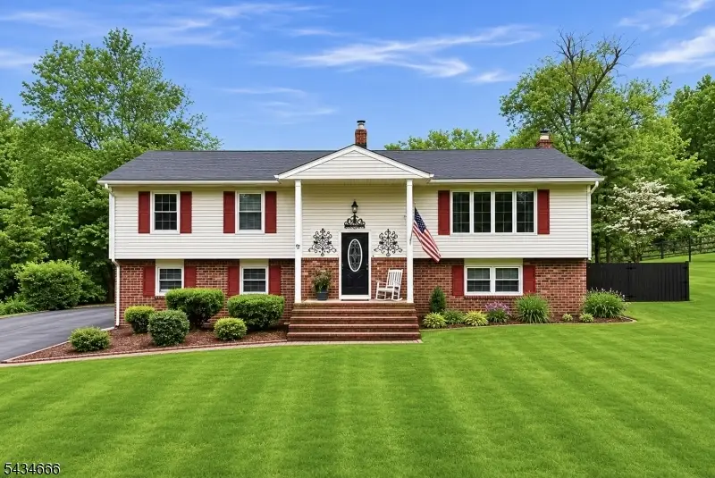 18 Reger Rd, Succasunna, NJ 07876 - #1