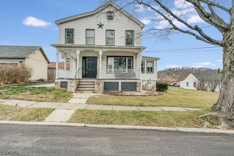 3 Townsend St, Newton, NJ 07860 - #1