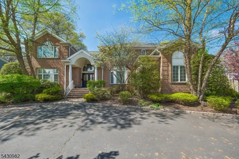 4 Fordham Rd, Livingston, NJ 07039 - #2