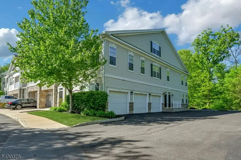 909 Brook Hollow Dr #909, Whippany, NJ 07981 - #1