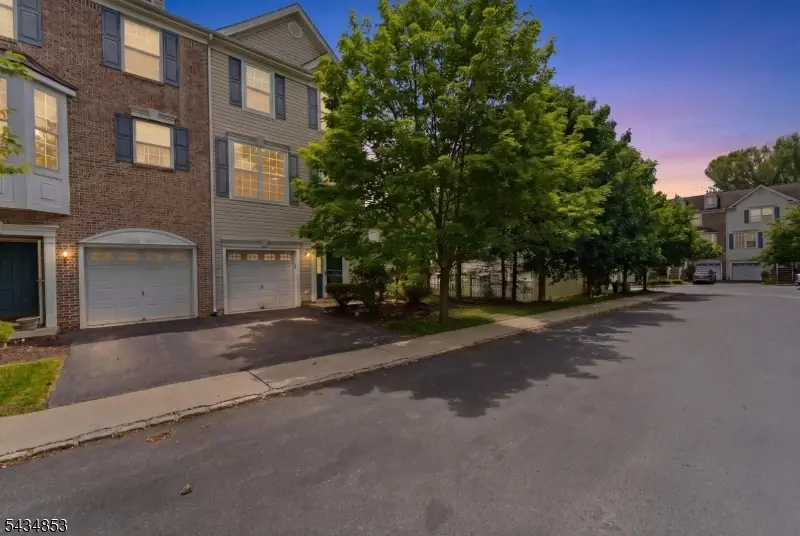 9 Sundance Way, Lopatcong, NJ 08865 - #1