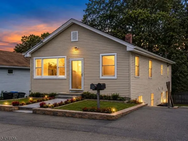 20 Oak St, Mount Arlington Boro, NJ 07856