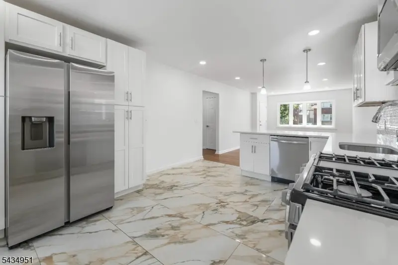323 S Wood Ave, Linden, NJ 07036 - #3