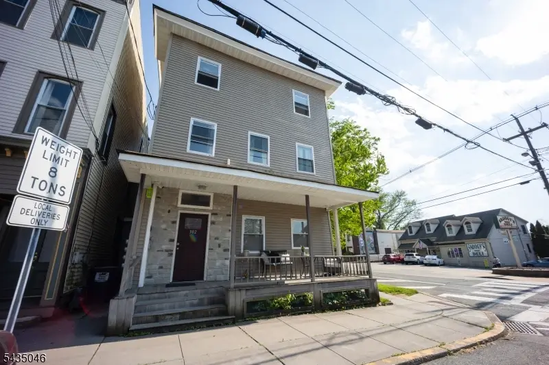 302 Front St, Belvidere, NJ 07823 - #2