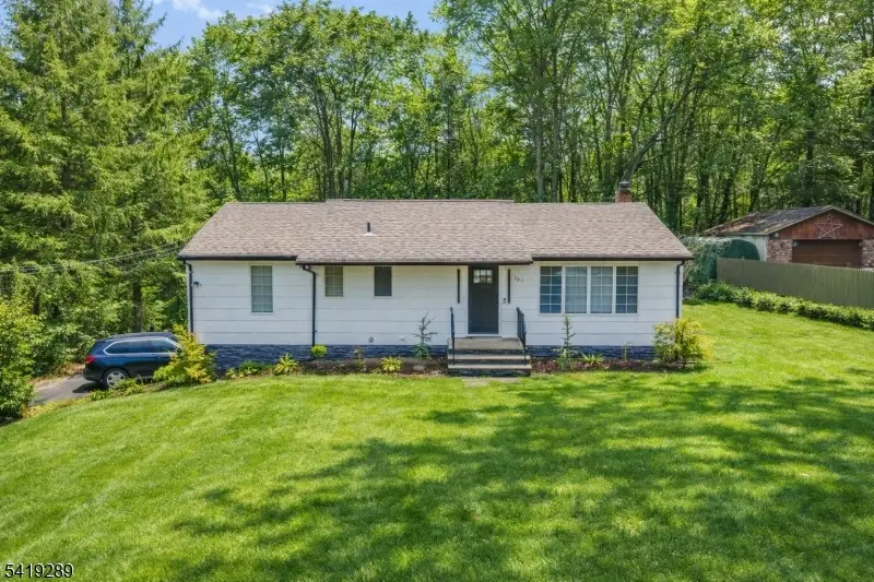 163 La Rue Rd, Newfoundland, NJ 07435 - #2