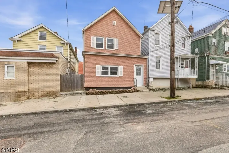 174 Orient St, Bayonne, NJ 07002 - #3