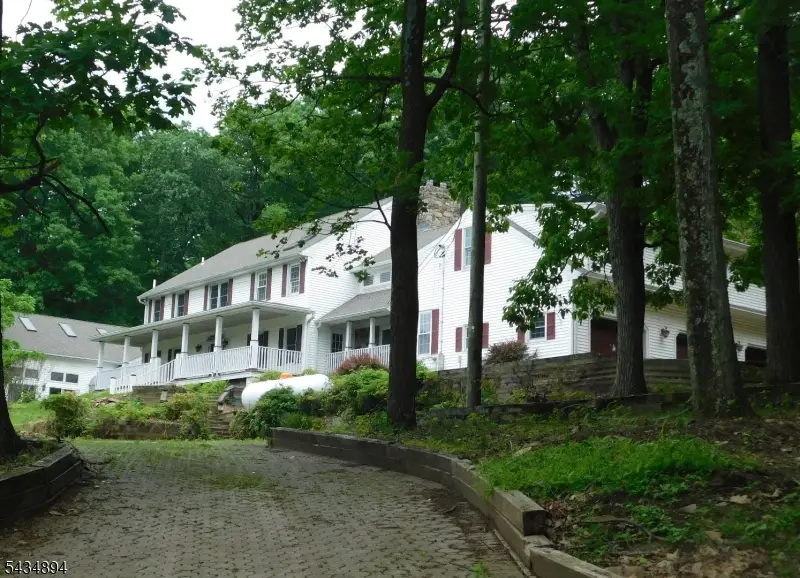 4 Spring Hill Rd, Franklin, NJ 08801 - #1