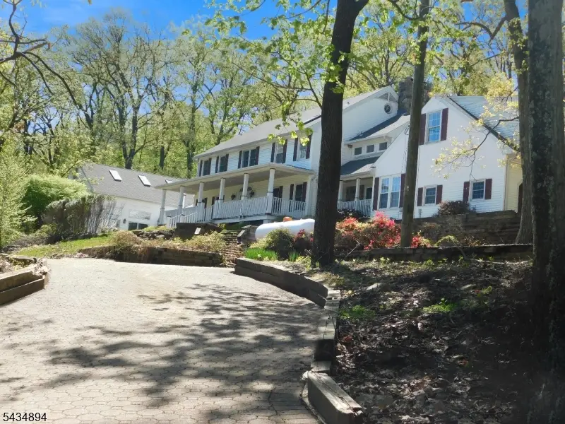 4 Spring Hill Rd, Franklin, NJ 08801 - #3