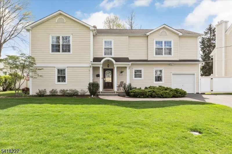 29 Mohawk Trl, Westfield, NJ 07090 - #1