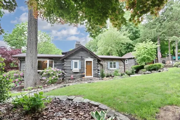 5 Longview Ln, Ringwood Boro, NJ 07456