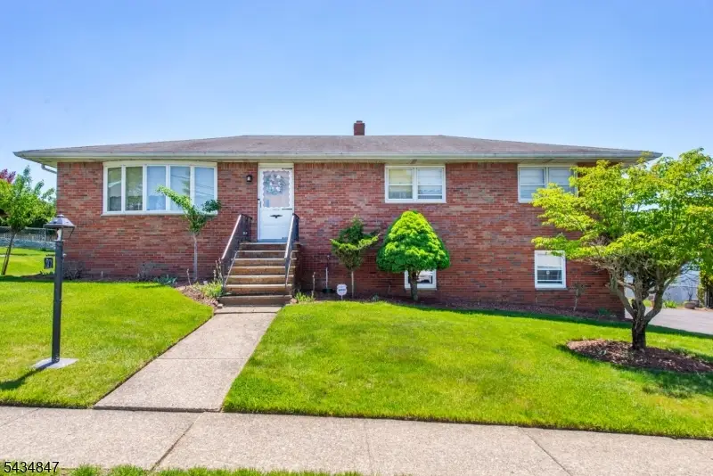 27 Bartsch Ave, Woodland Park, NJ 07424 - #3