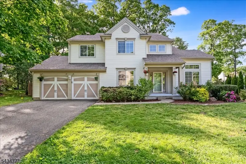 6 Crestwood Cir, Budd Lake, NJ 07828 - #1