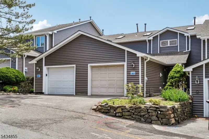 304 Heights Dr, Haledon, NJ 07508 - #1