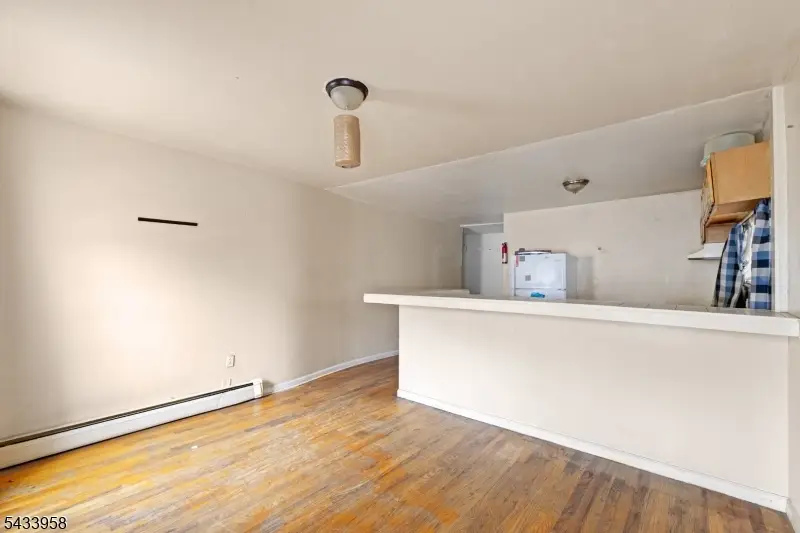 322 E Jersey St, Elizabethport, NJ 07206 - #3