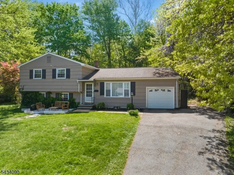 28 Ethan Dr, New Providence, NJ 07974 - #2