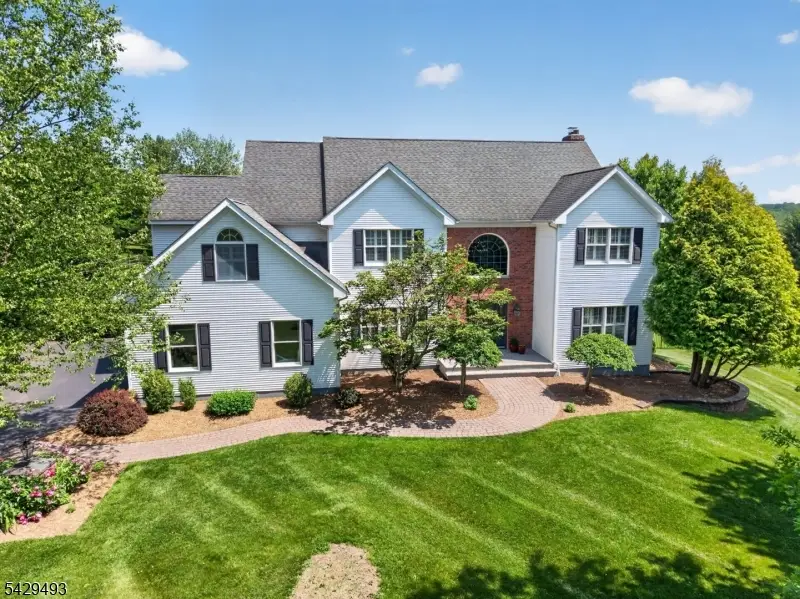 38 Grove Farm Rd, Pittstown, NJ 08867 - #1