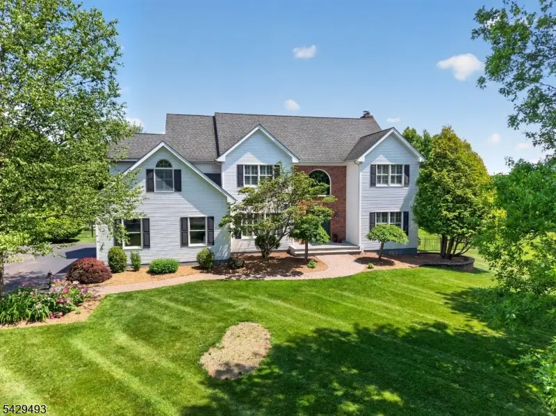 38 Grove Farm Rd, Pittstown, NJ 08867 - #2