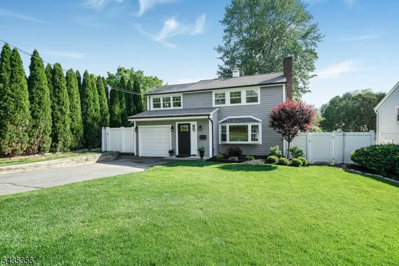 35 Stuart St, Waldwick, NJ 07463 - #2