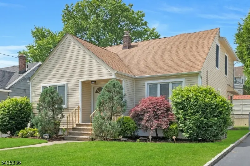 45 W Oldis St, Rochelle Park, NJ 07662 - #1