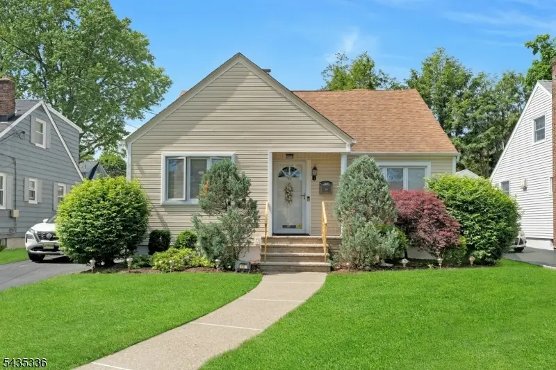 45 W Oldis St, Rochelle Park, NJ 07662 - #2