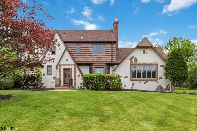5 Twin Brooks Trl, Chester, NJ 07930 - #1