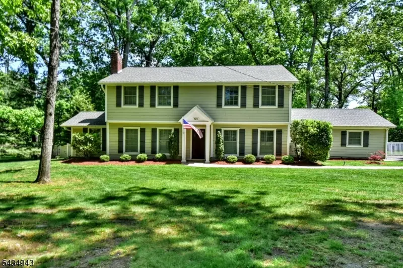523 Ewing Ave, Franklin Lakes, NJ 07417 - #1