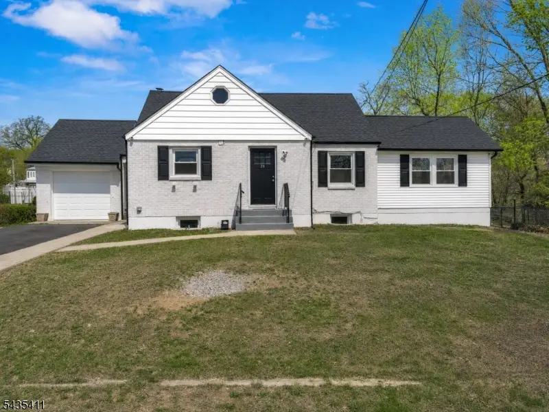 29 Stansfield Pl, North Haledon, NJ 07508 - #1