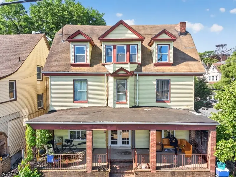 366 7th Ave W, Newark, NJ 07107 - #1