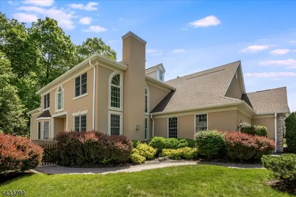 16 Wyckoff Way, Chester Twp., NJ 07930