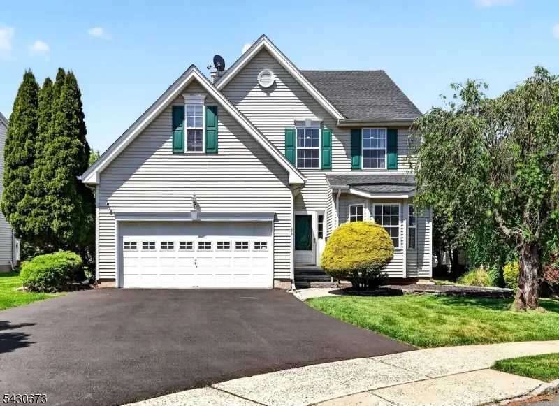 33 Schaal St, Bradley Gardens, NJ 08807 - #1