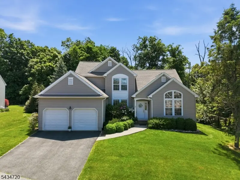 66 Canada Goose Dr, Allamuchy, NJ 07840 - #1