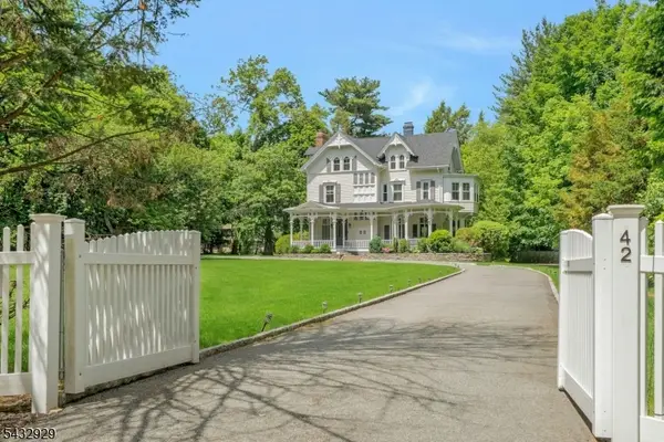 42 Llewellyn Rd, Montclair Twp., NJ 07042