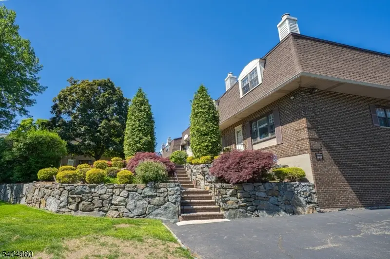 575 Grove St #G3, Clifton, NJ 07013 - #3