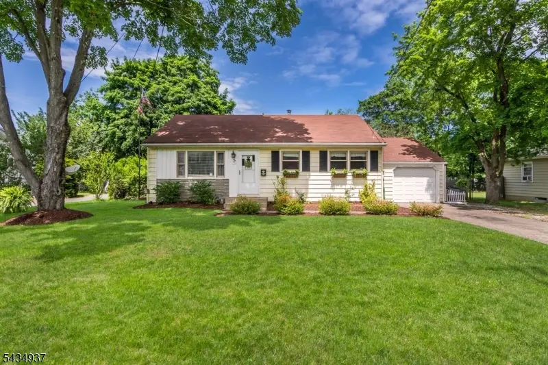 7 West St, Succasunna, NJ 07876 - #1