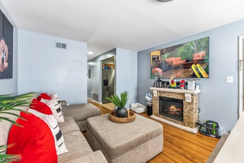 56 Vincent St, Newark, NJ 07105 - #3