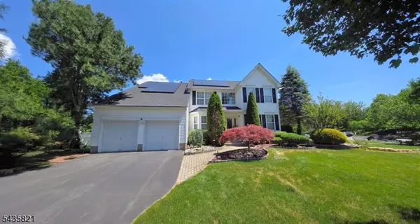33 Kopak Way, Spotswood Boro, NJ 08884