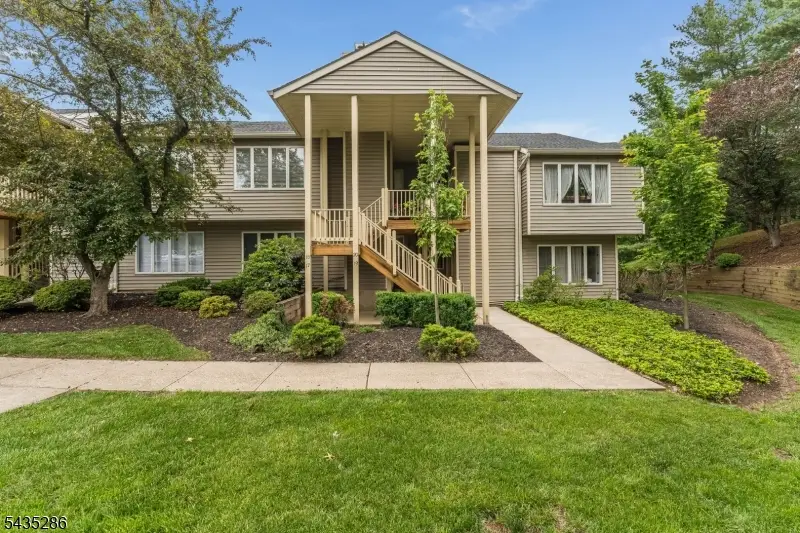 20 Westchester Ter, Clinton, NJ 08801 - #1