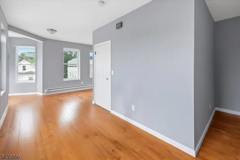 422 S 18th, Newark, NJ 07108 - #3