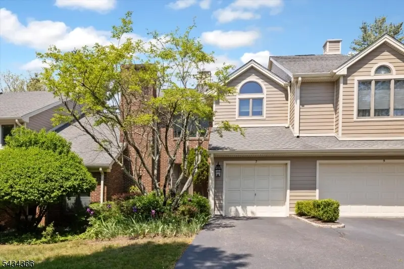 7 Lenox Ct, Montville, NJ 07045 - #1