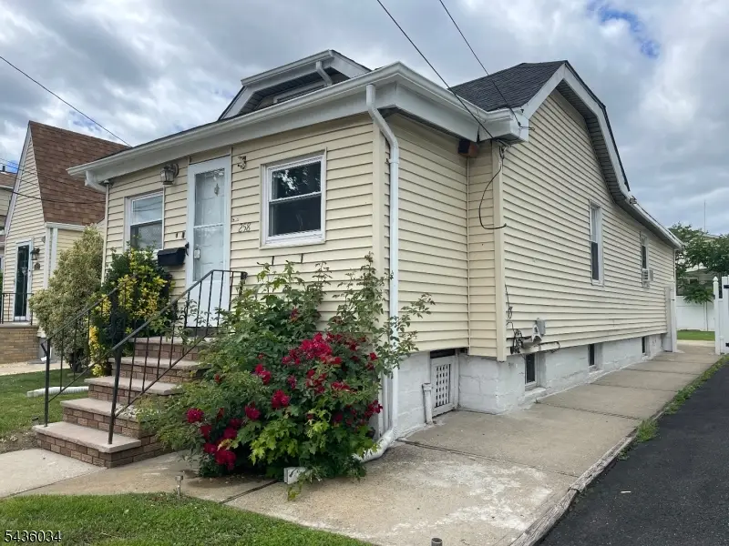 258 Randolph St, Carteret, NJ 07008 - #3