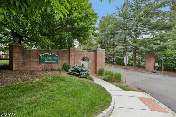 49 Buckingham Ct, Randolph Twp., NJ 07869