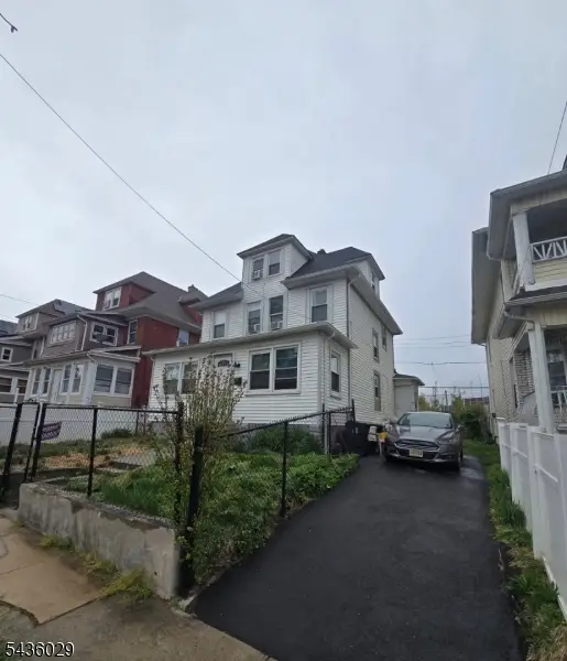 9 White Ter, Newark City, NJ 07108