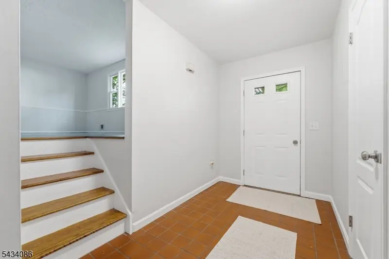 10 Lynnfield Ter, Lopatcong, NJ 08865 - #2
