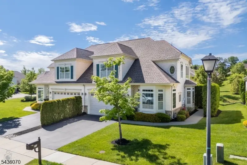 21 Sylvia St, Lopatcong, NJ 08865 - #1
